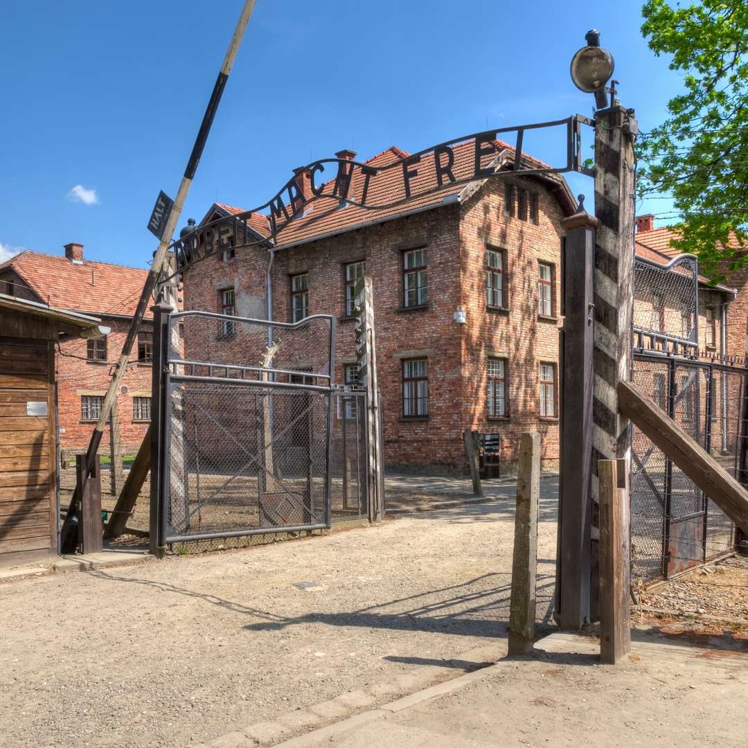 porte d\'auschwitz .