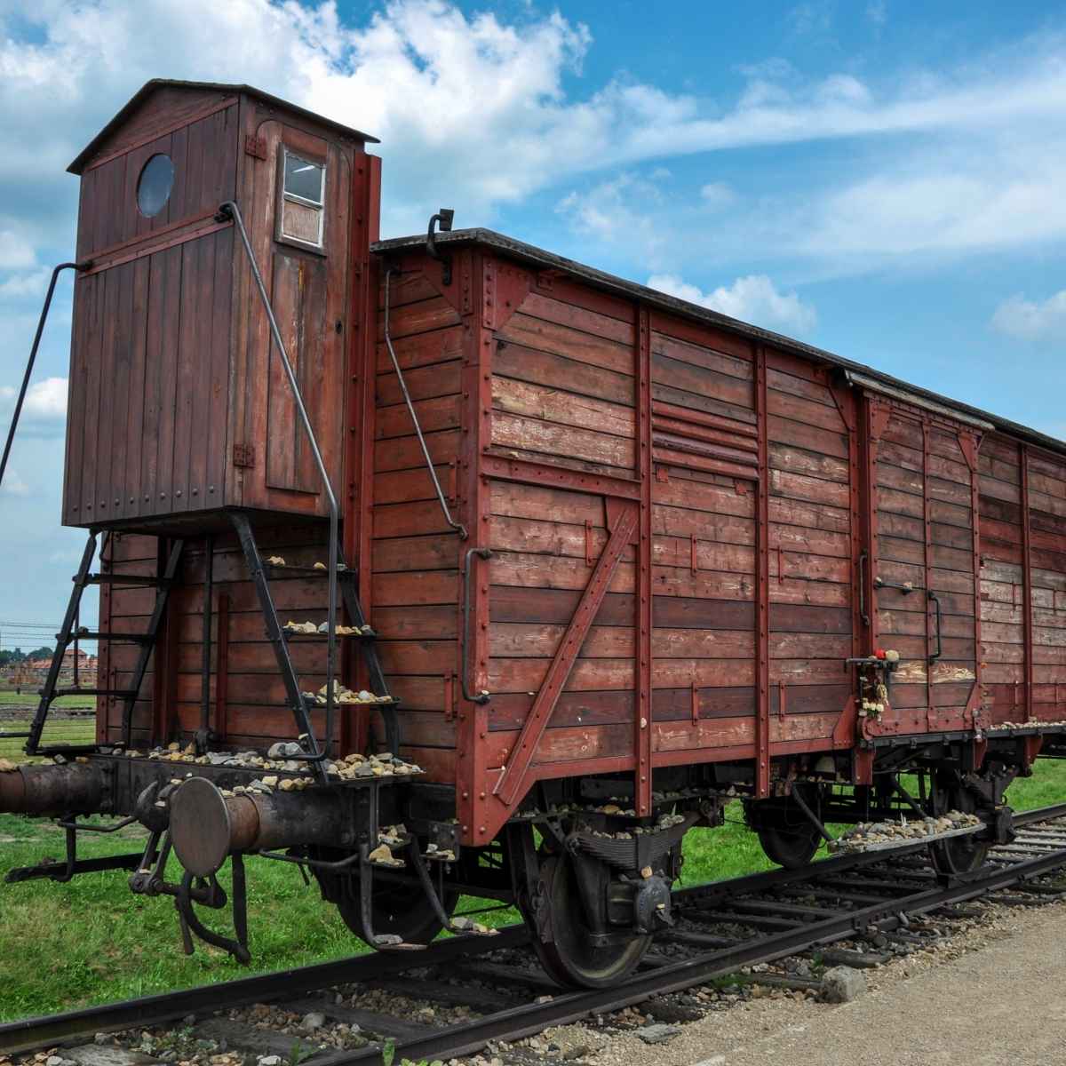 Auschwitz-Birkenau, visite d\'une journée de la mine de sel de Wieliczka au départ de Cracovie. Wagon agon historique à birkenau